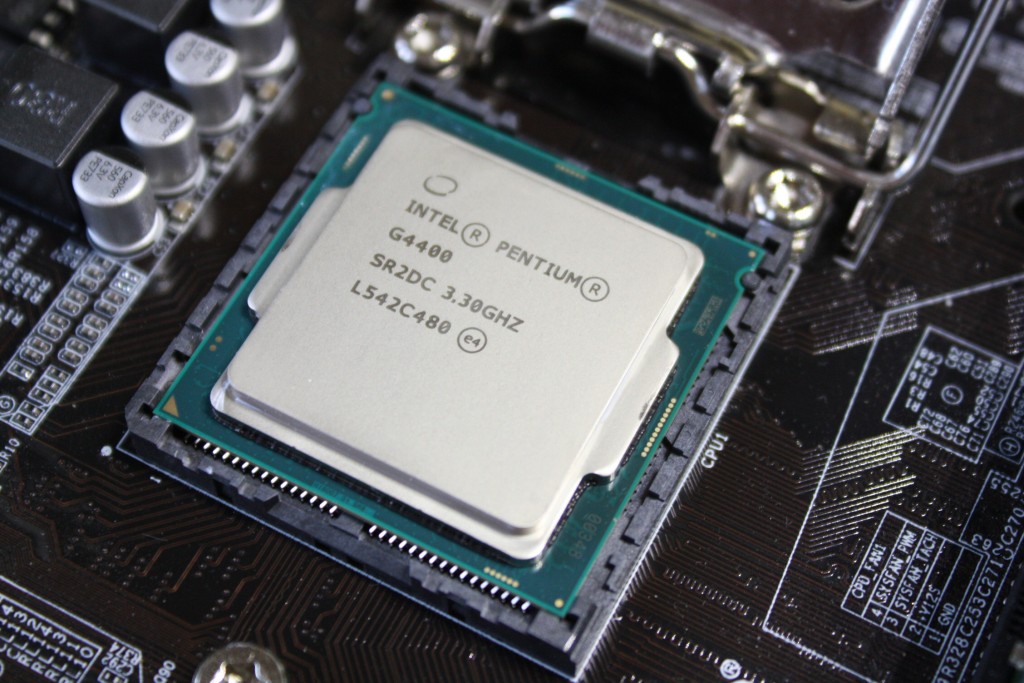 Intel i5 4400. Процессор Intel i5 7400. I5 4400 сокет. Intel Core i5 7400 ножки. 1151 Процессоры i5 7400.