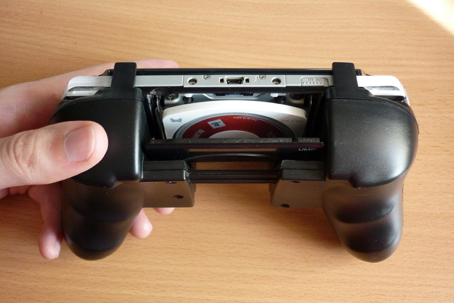 PSP-Hand-Grip-03