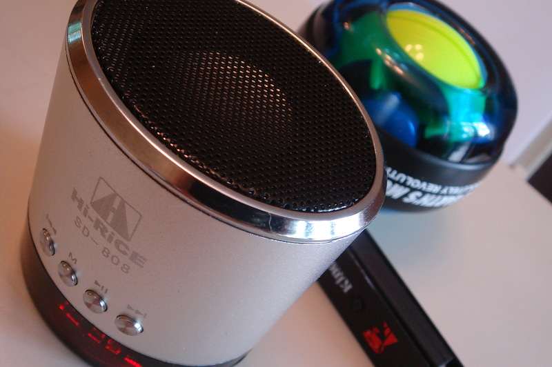 Hi-Rice SD-808 portable FM speaker