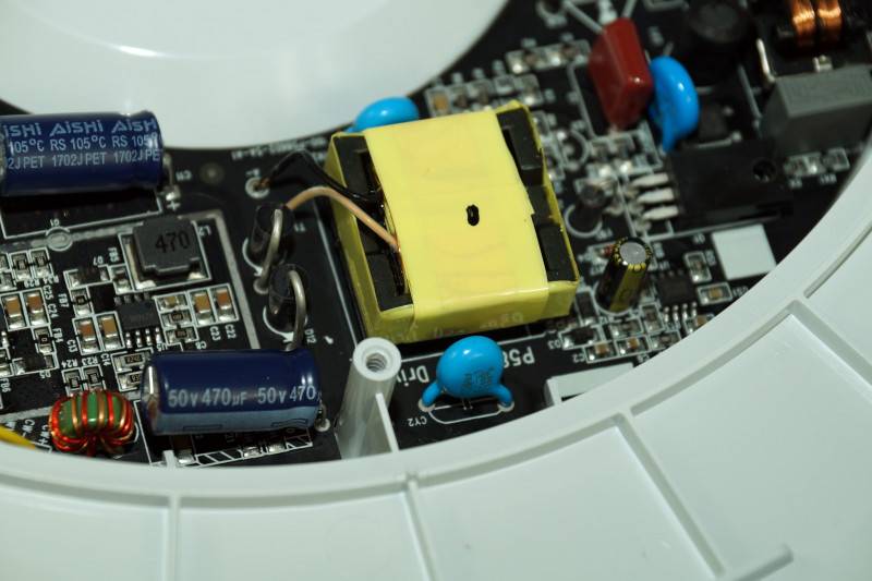 GearBest: Потолочный светильник с регулируемой яркостью и температурой света от Xiaomi