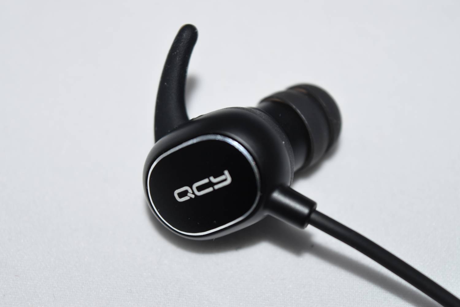 AliExpress: Bluetooth гарнитура QCY QY19
